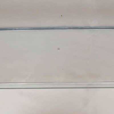 Hűtőajtóba vajtartó polc