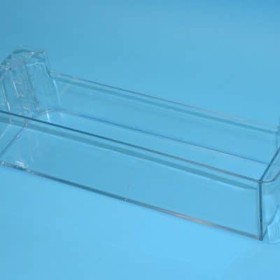 Hűtő ajtóban italtartó