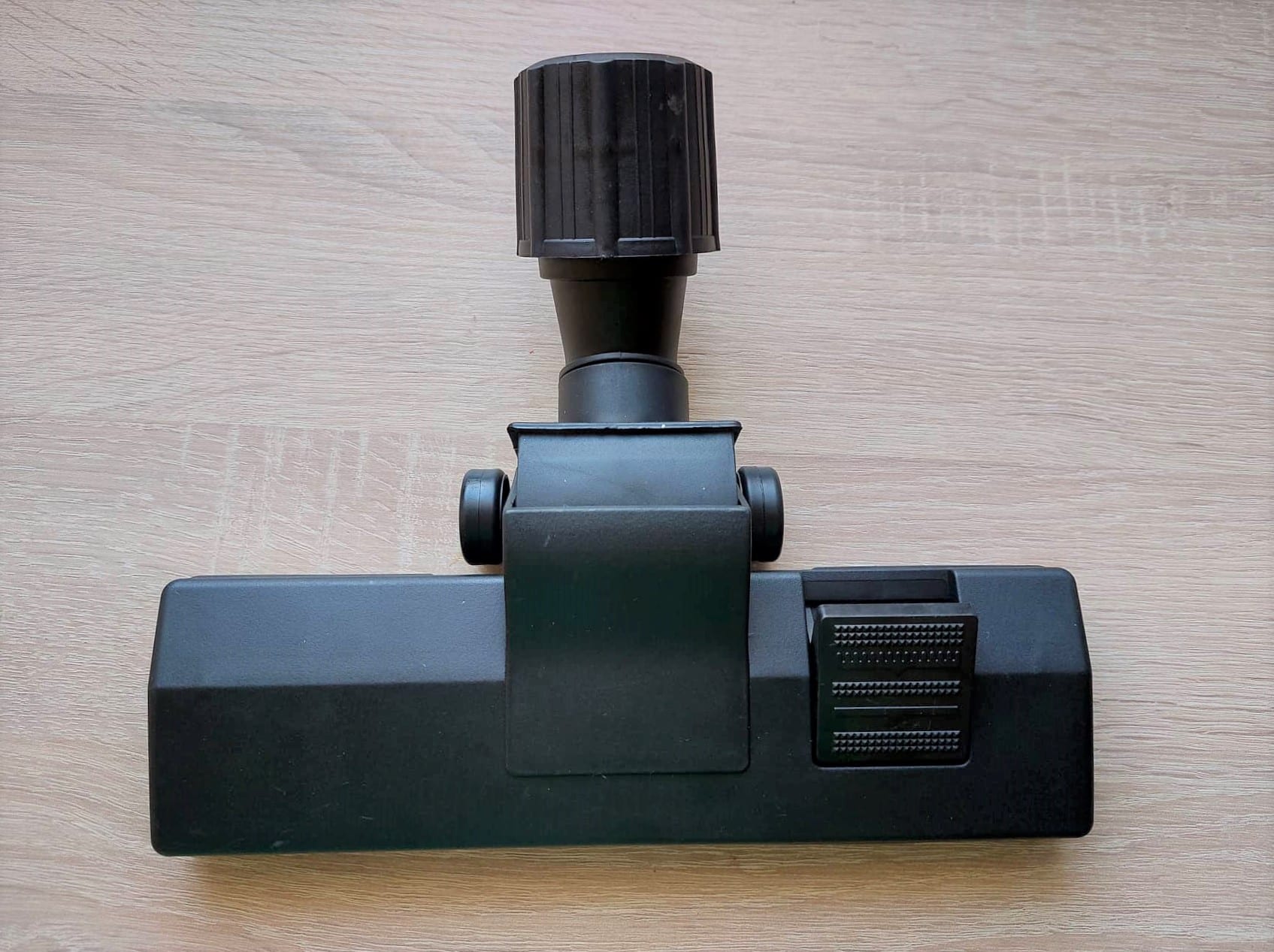 Univerzális porszívó kombinált szívófej