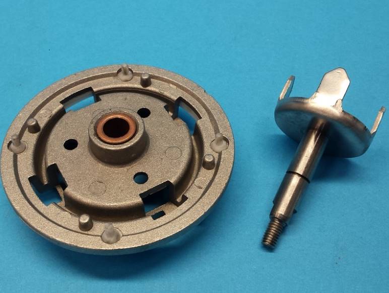 Kenyérsütő géphez keverő lapátot meghajtó tengely